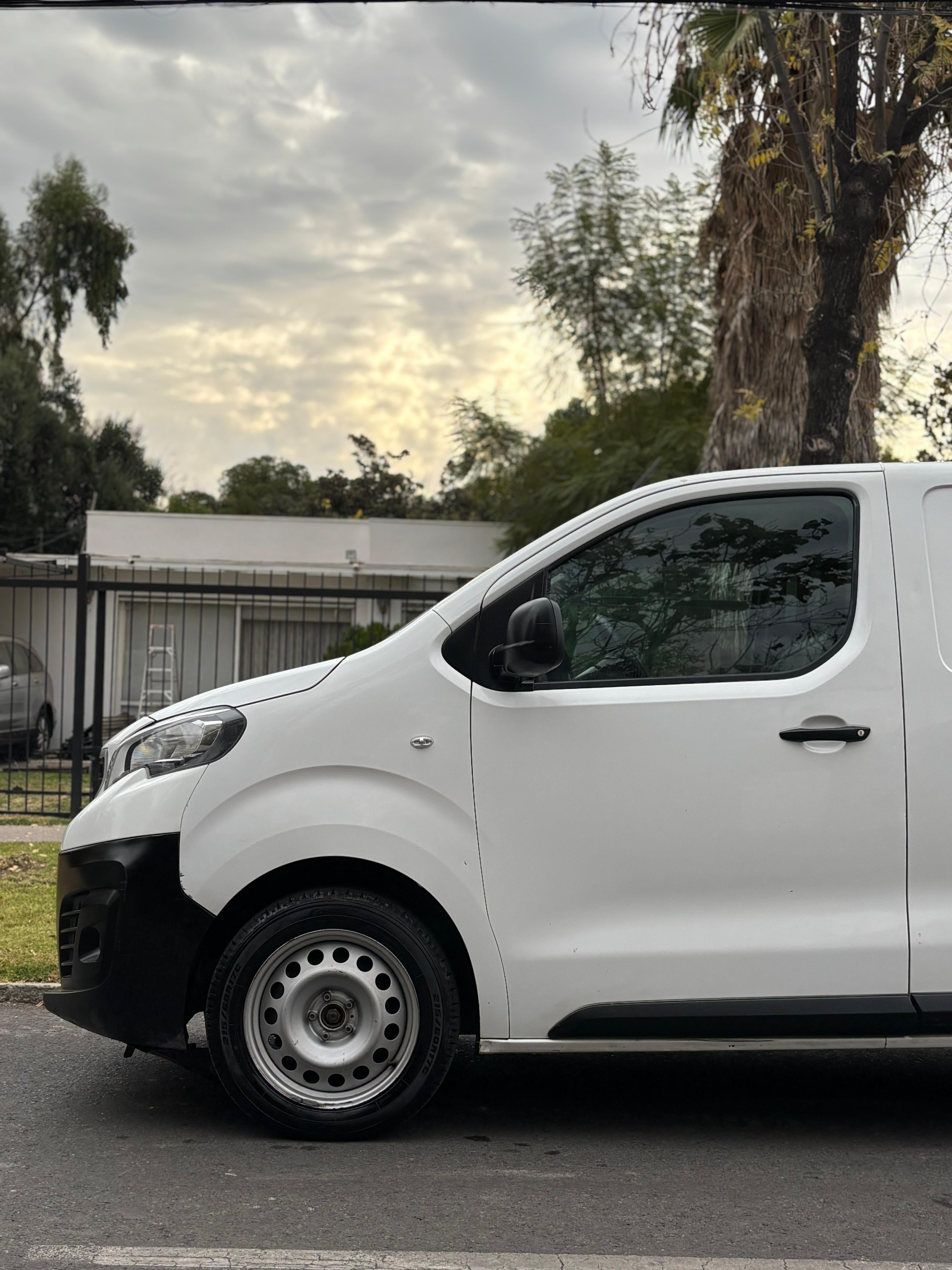 Peugeot Expert 2.0 T Diesel 2021